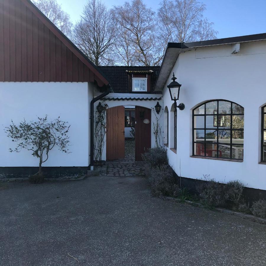 Stort Rymligt Boende Med Tva Sovrum Och Pentry I Lantlig Miljoe Höllviken Екстериор снимка